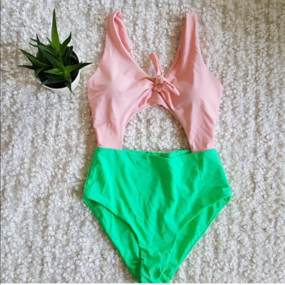 Pink tie color block swimsuit 🍉